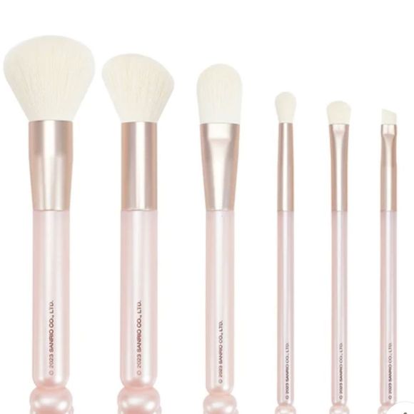 Impressions X Hello Kitty The "Kawaii Icon" 6-Piece Brush Set - Picture 5 of 8